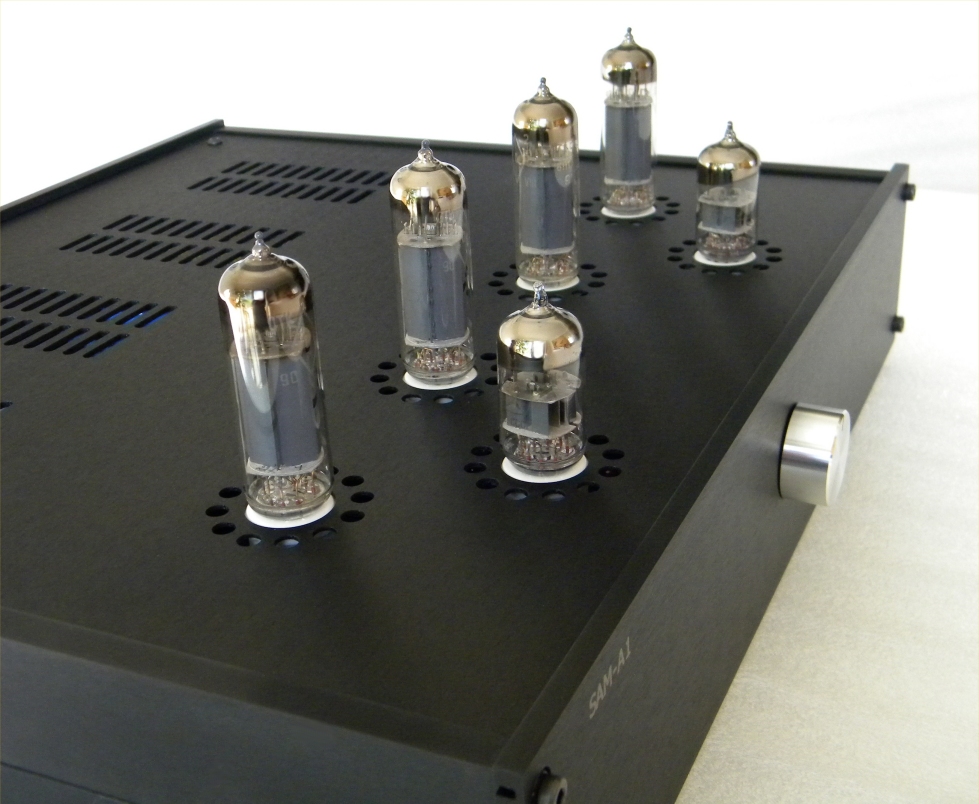 Picture of the SAM-A1 valve amplifier